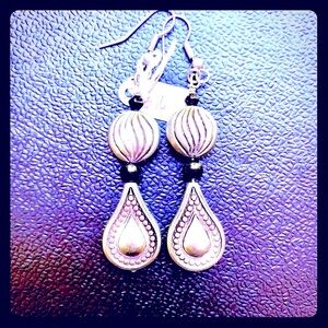 Brand New Silver Tone Dangle Earrings